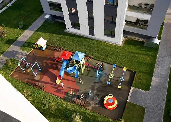 Mirandis Apartments - Modern Stays With Free Parking Near Coresi Mall Brașov