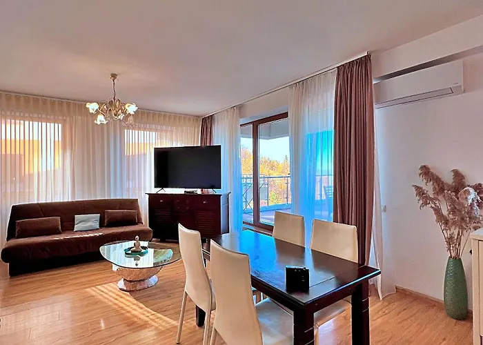 Coroni Apart 3 - Jacuzzi&Terasa Panoramica Brașov