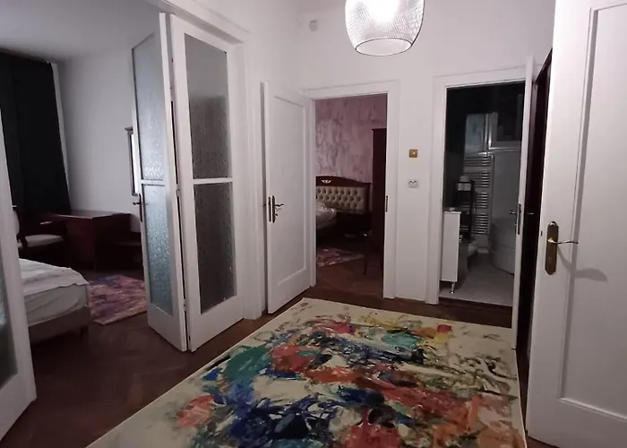 Nyko'S Apartment Brașov