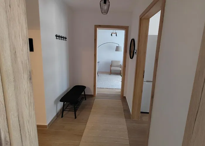 Adam'S Place Brașov