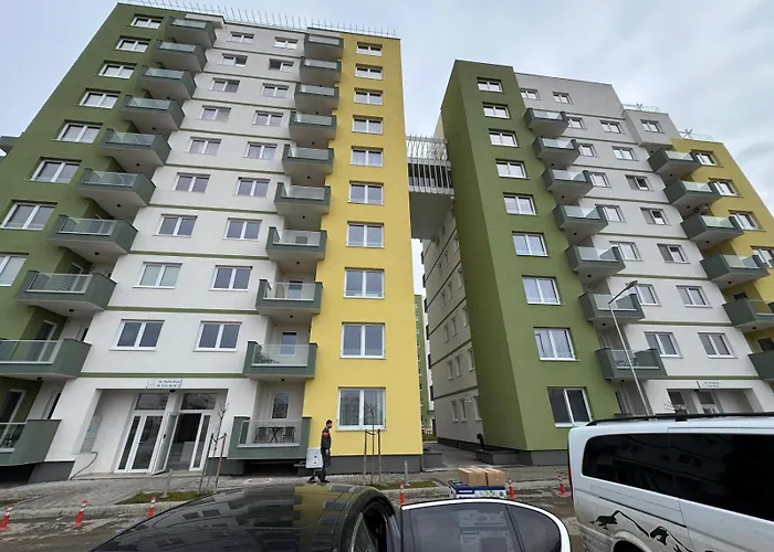 Luxury Glam Apartments Near Coresi Mall - Parking Option Brașov