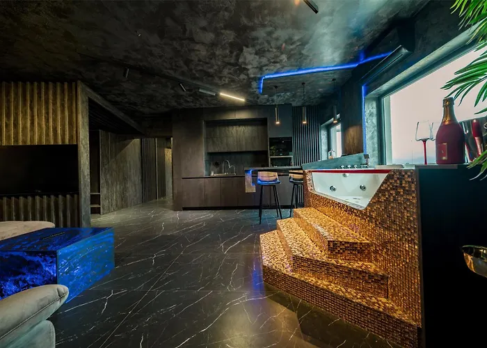 Virtual Dreamscape Apartment With Jacuzzi Brașov