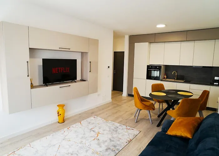 Mirandis Apartments - Modern Stays With Free Parking Near Coresi Mall Brașov