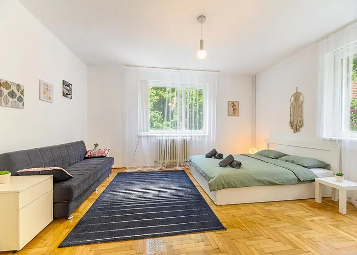 Serene Garden Apartments With Parking Brașov