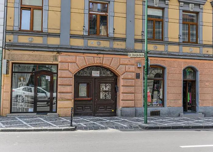 Studio Central lângă Biserica Neagră și Turnul Alb Brașov