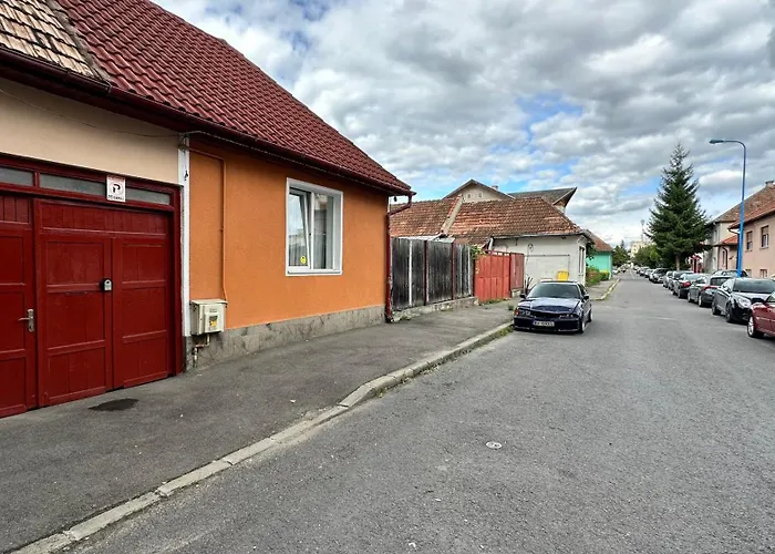 Cozy Corner Guesthouse - Civic Center, Free Parking, Garden With Bbq Brașov