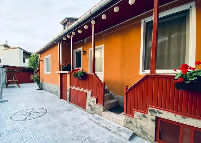 Cozy Corner Guesthouse - Civic Center, Free Parking, Garden With Bbq Brașov