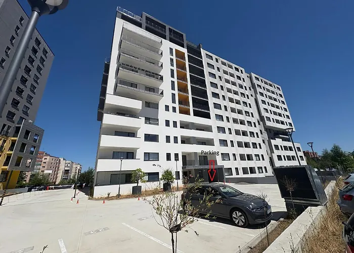 Bright & Quiet Mountain Brasov - Private Parking Apartment