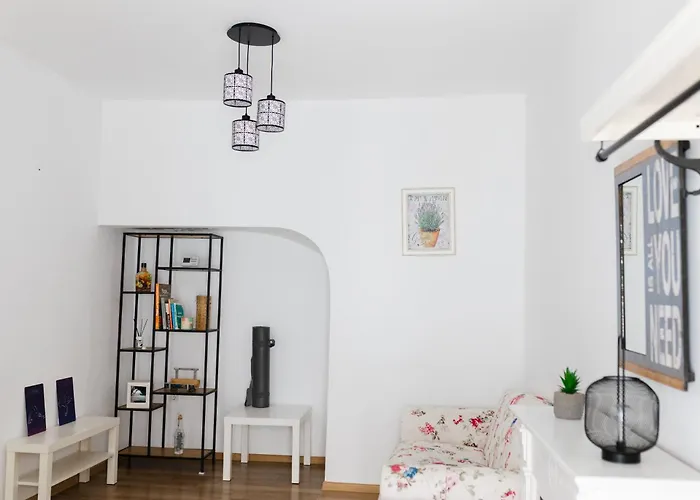 Locart -Cozy Downtown Apartment, Near Black Church With Free Wi-Fi Brașov