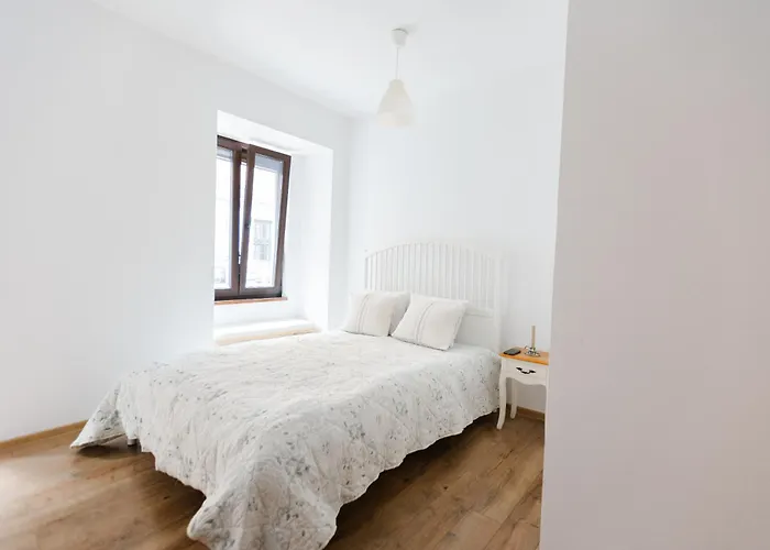 Locart -Cozy Downtown Apartment, Near Black Church With Free Wi-Fi Brașov