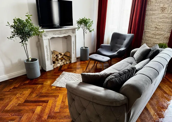 Brașov Residential Apartment