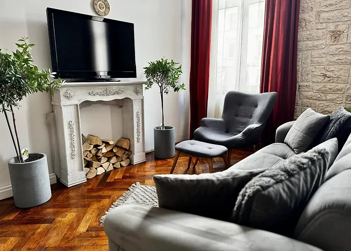 Brașov Residential Apartment