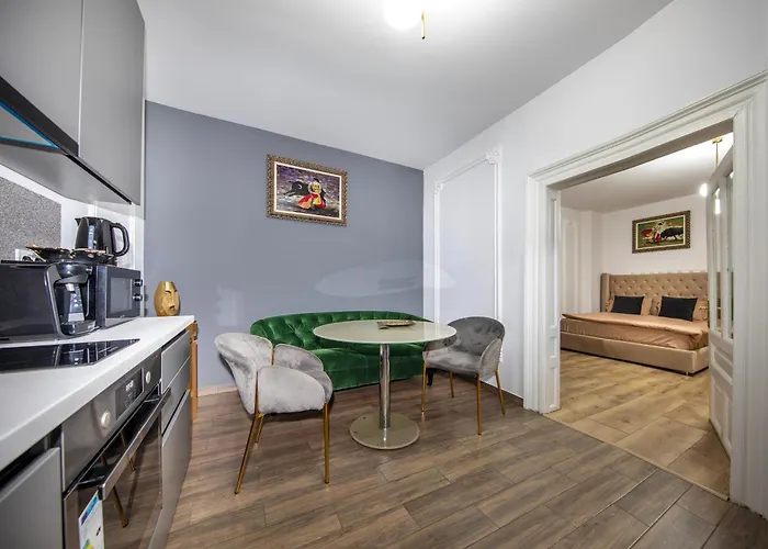 Trinoble Republicii - Comfort Apartment In Old Town Brașov