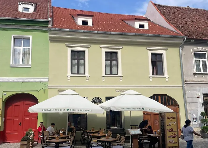 Radu'S - Traditional Ultracentral Apartment In The Old Town Brașov