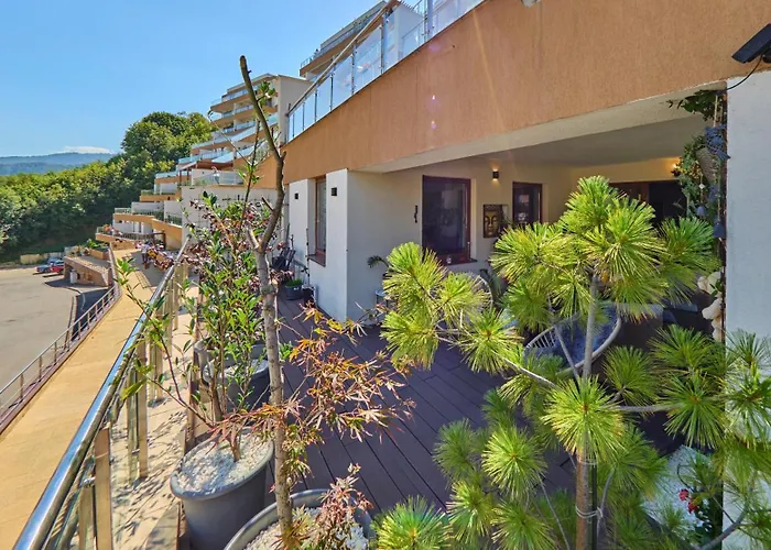 Seasons Raw Nest-Adults Only Apartment Brașov