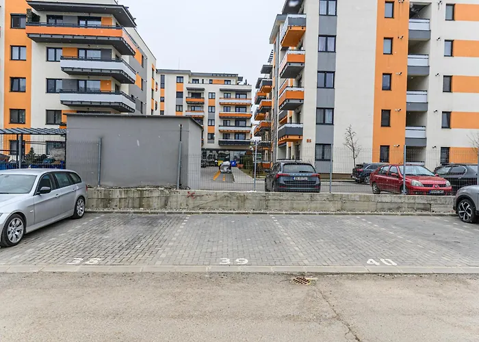 Bellatrix Suite With Parking-Tractoru Coresi Brașov