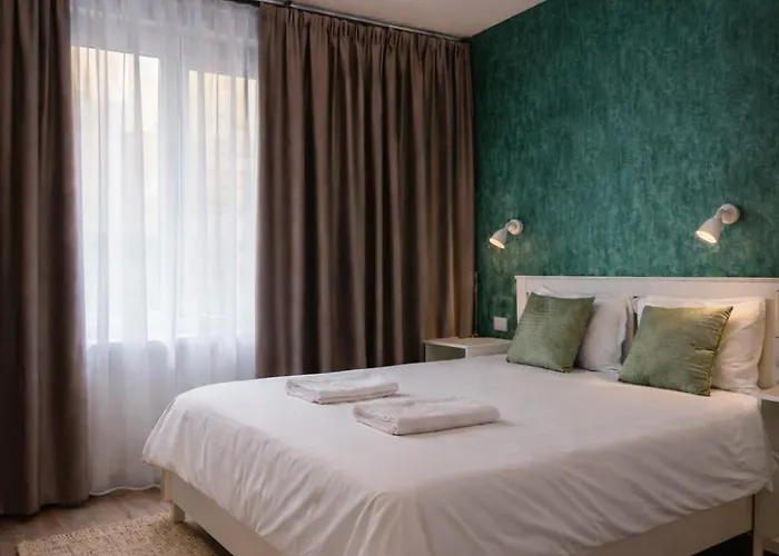 Fun House - Comfortable Stay With Garden And Near Parking Brașov