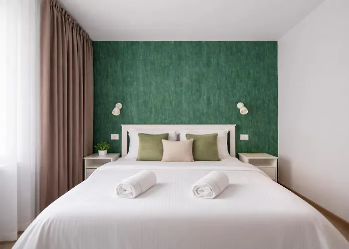 Fun House - Comfortable Stay With Garden And Near Parking Brașov