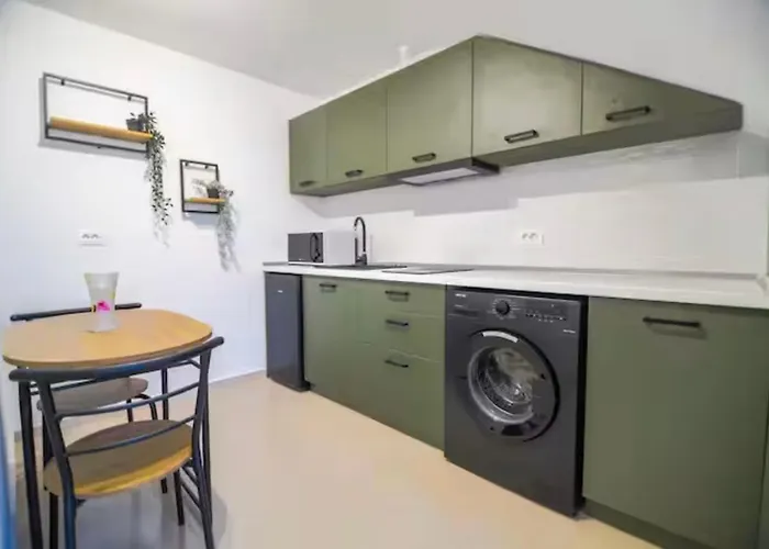 Chic Studio Near Old Town Brașov