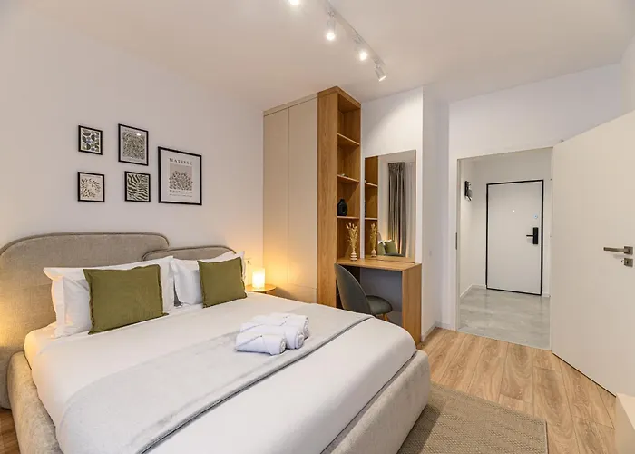 Eden Coresi Apartment With Free Private Parking Brașov
