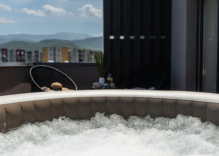 Skylark - Singapore Penthouse With Jacuzzi & Panoramic View Brașov