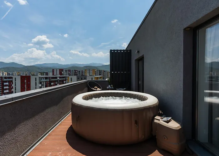 Skylark - Singapore Penthouse With Jacuzzi & Panoramic View Brașov
