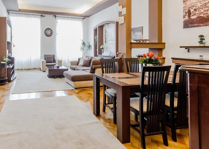Old Town Story House Apartment Brașov
