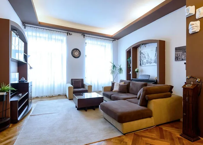 Old Town Story House Apartment Brașov