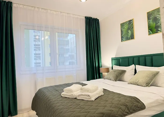 Luxury Apartments Near Coresi Mall By Glam - Parking Option Brașov