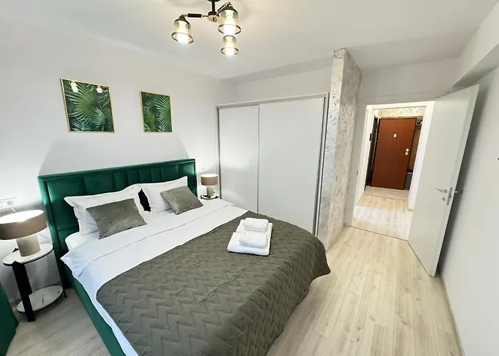Luxury Glam Apartments Coresi Mall Area - Parking Option Brașov