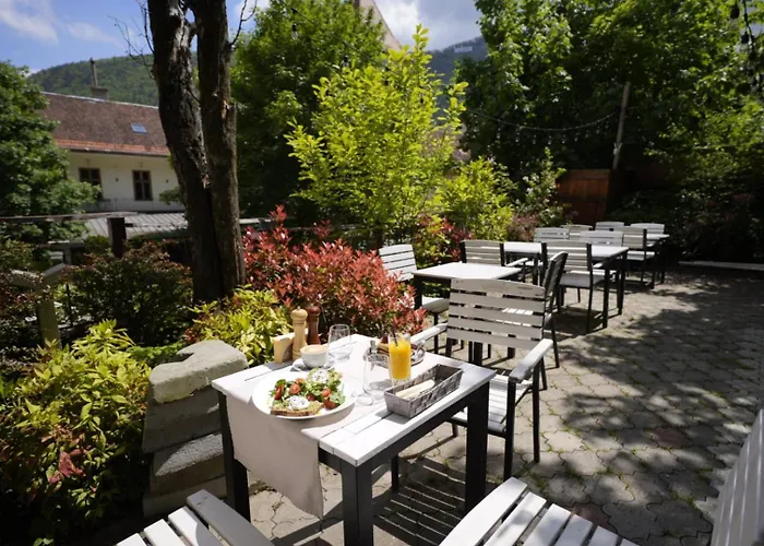 Barrique 14 - Breakfast At Restaurant & Minibar - Old Town Apartment Brașov
