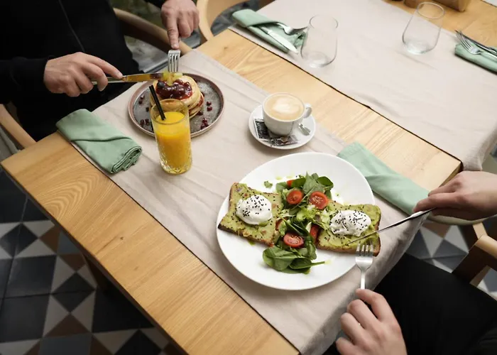Barrique 14 - Breakfast At Restaurant & Minibar - Old Town Apartment Brașov